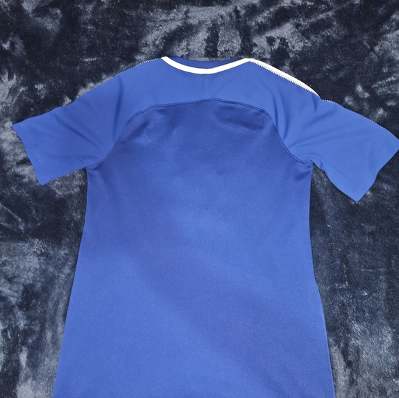 Chelsea nike training top in very good condition - Picture 2 of 4